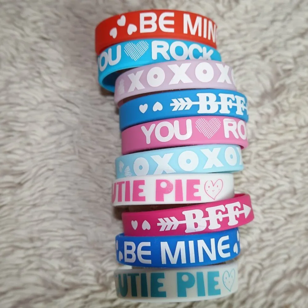 19 pc Valentine's Day Heart Silicone Bracelets Wristbands Party Favors Kids